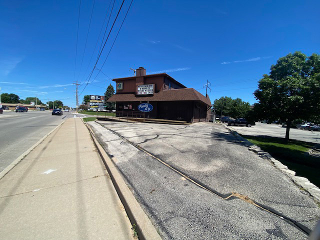 1803 Main St, Green Bay, WI for sale - Primary Photo - Image 1 of 32