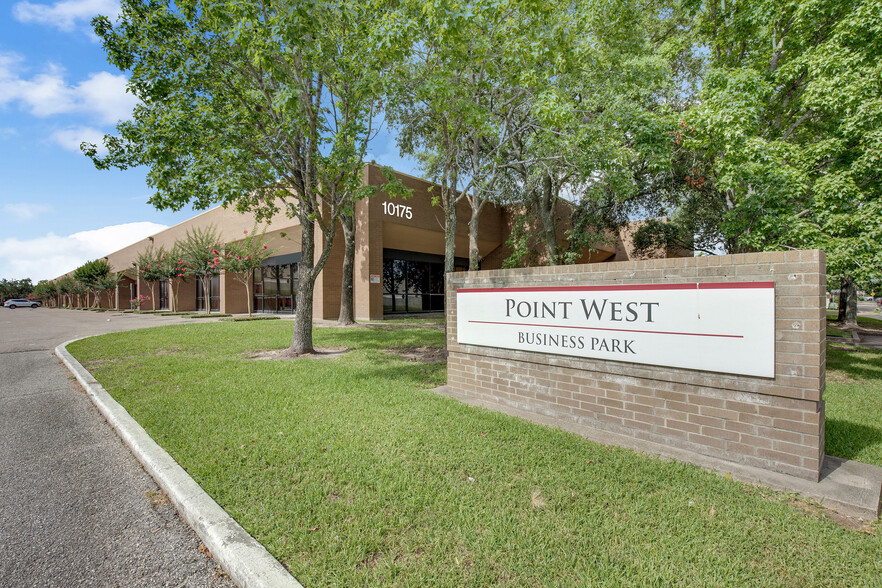 10161-10175 Harwin Dr, Houston, TX for lease - Building Photo - Image 3 of 10