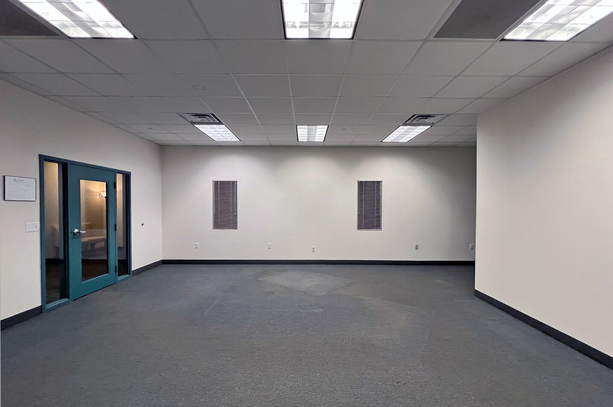 2820 W 23rd St, Erie, PA for lease Interior Photo- Image 1 of 10