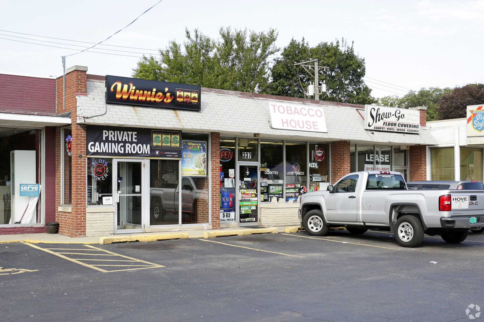 335-339 S Kennedy Dr, Bradley, IL for sale Primary Photo- Image 1 of 1