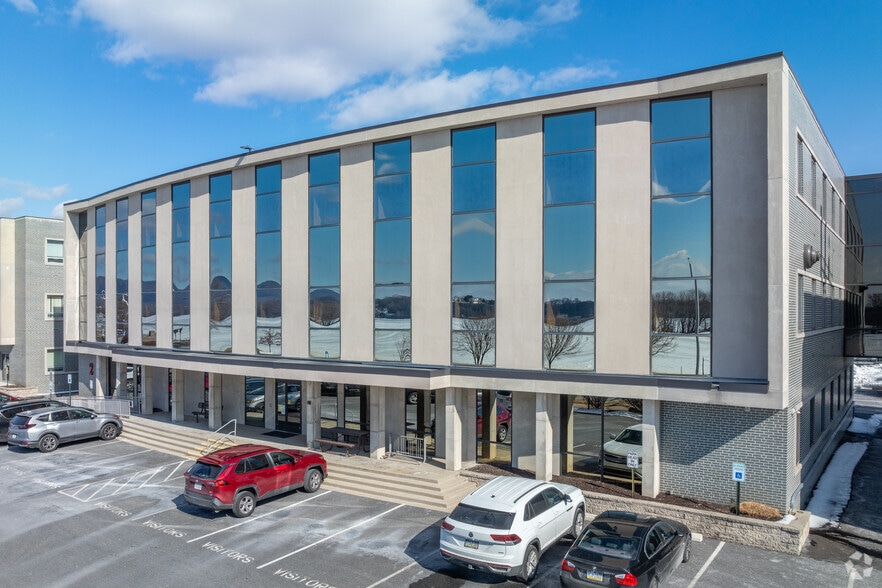 2101 N Front St, Harrisburg, PA for lease - Building Photo - Image 2 of 6