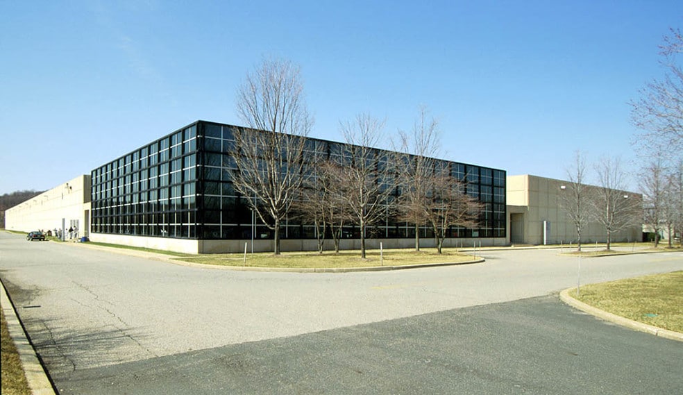 200 International Dr, Mount Olive, NJ for lease - Building Photo - Image 2 of 8