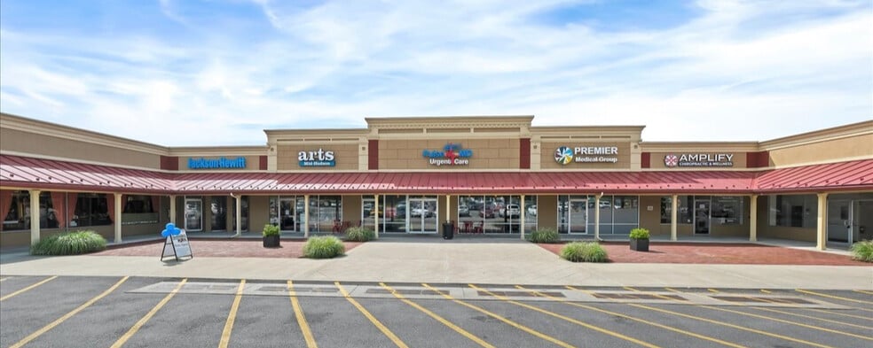 696 Dutchess Tpke, Poughkeepsie, NY for lease - Building Photo - Image 2 of 7