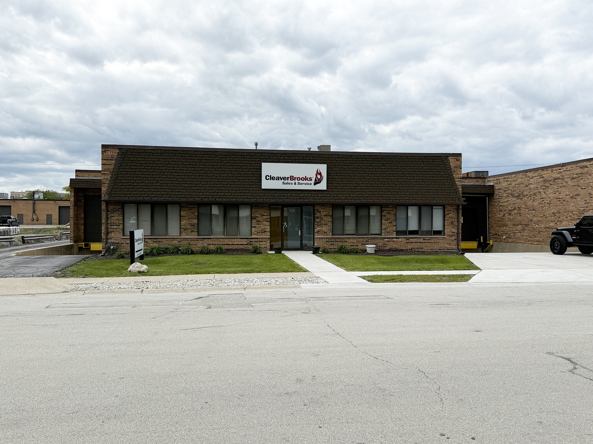 500-502 Crossen Ave, Elk Grove Village, IL for lease Interior Photo- Image 1 of 6