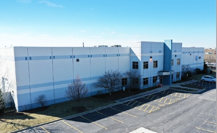 8685 Spring Lake Dr, Mokena, IL for lease - Building Photo - Image 2 of 3