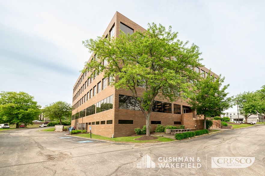 6133 Rockside Rd, Independence, OH for sale - Building Photo - Image 3 of 38