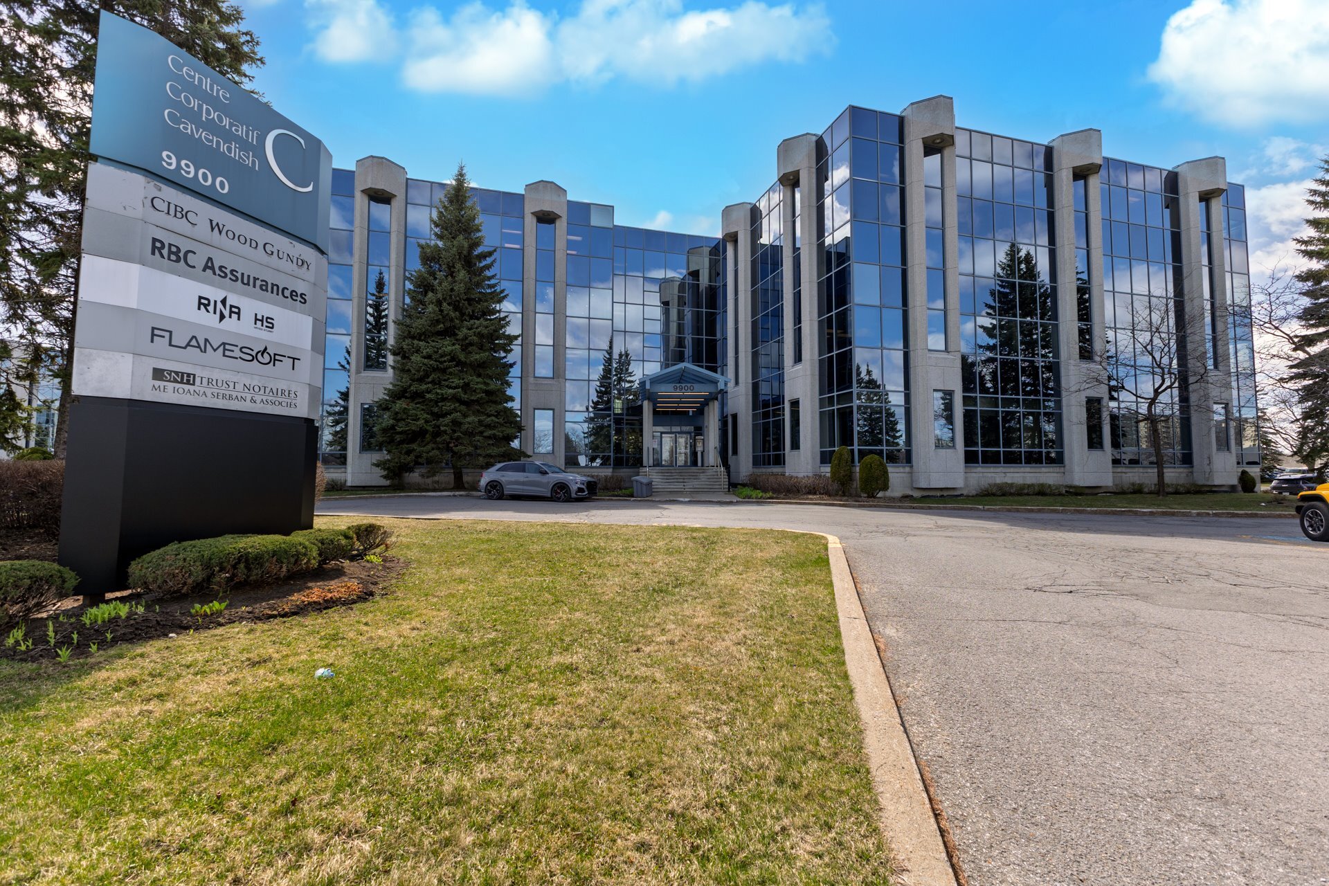 9900 Boul Cavendish, Montréal, QC for lease Building Photo- Image 1 of 9