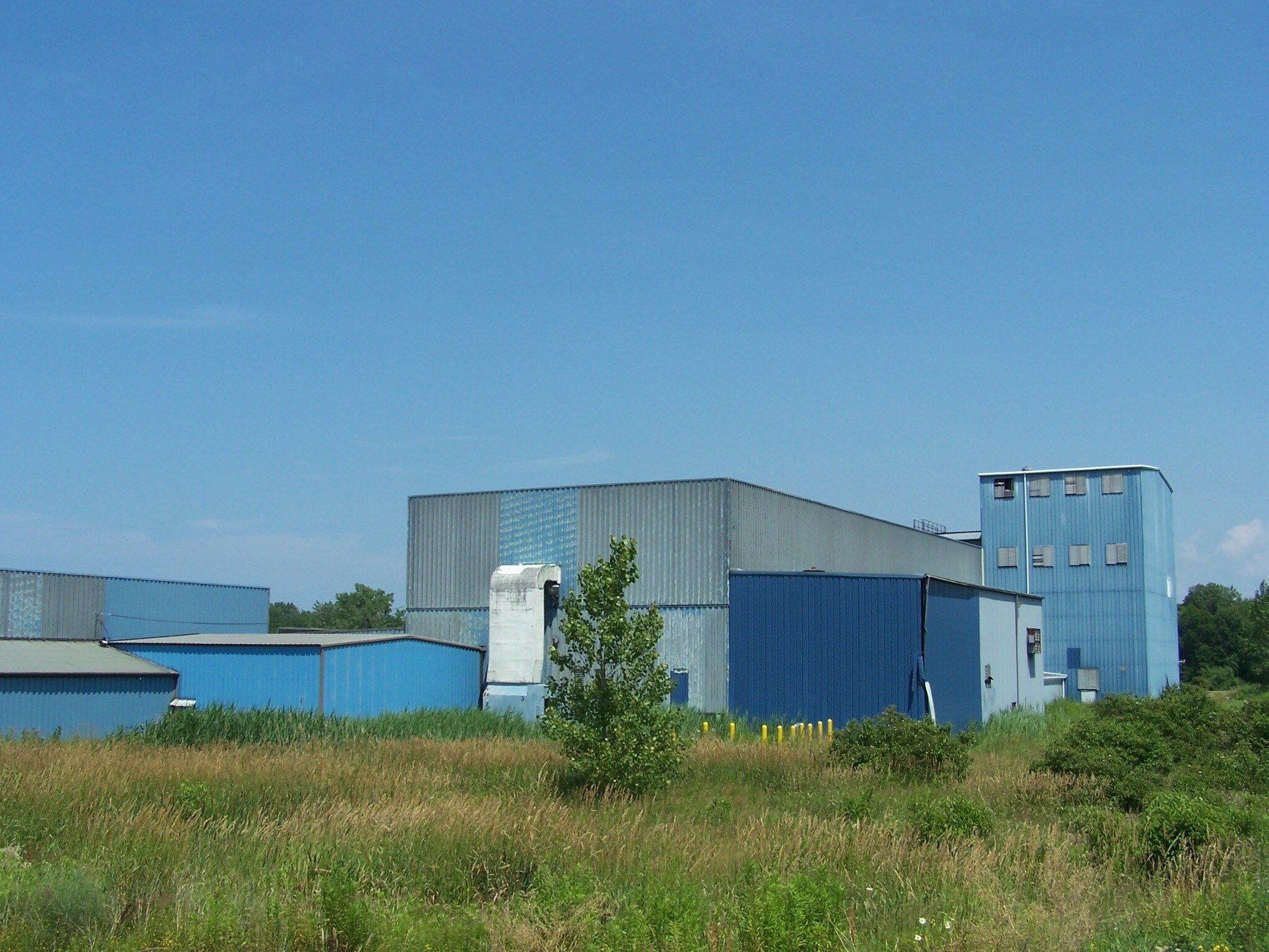 3213 Middle Rd, Dunkirk, NY 14048