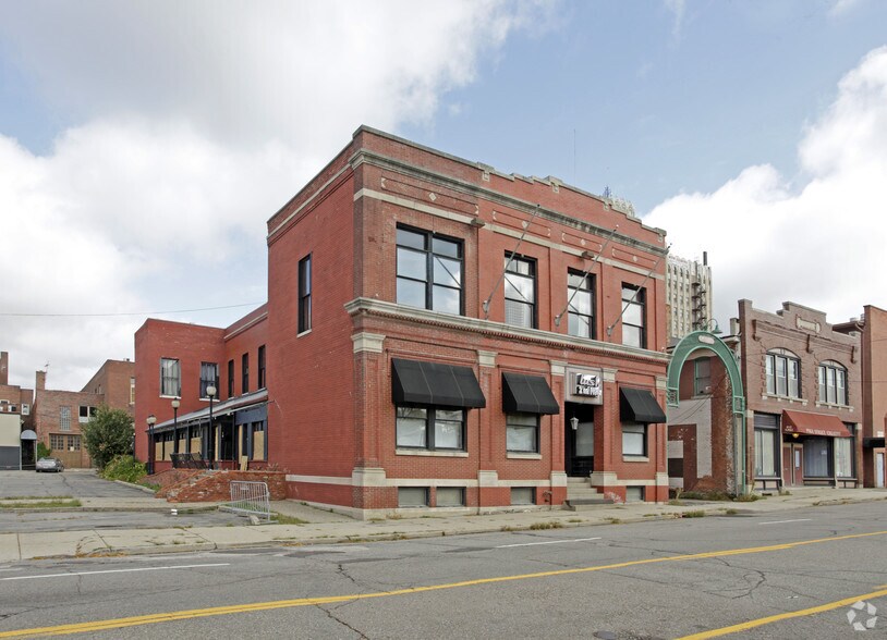 18 W Pike St, Pontiac, MI for sale - Building Photo - Image 1 of 4