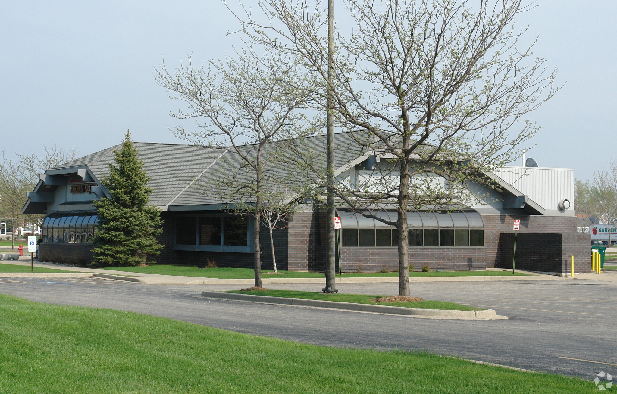 5689 Northwest Hwy, Crystal Lake, IL for sale Primary Photo- Image 1 of 1