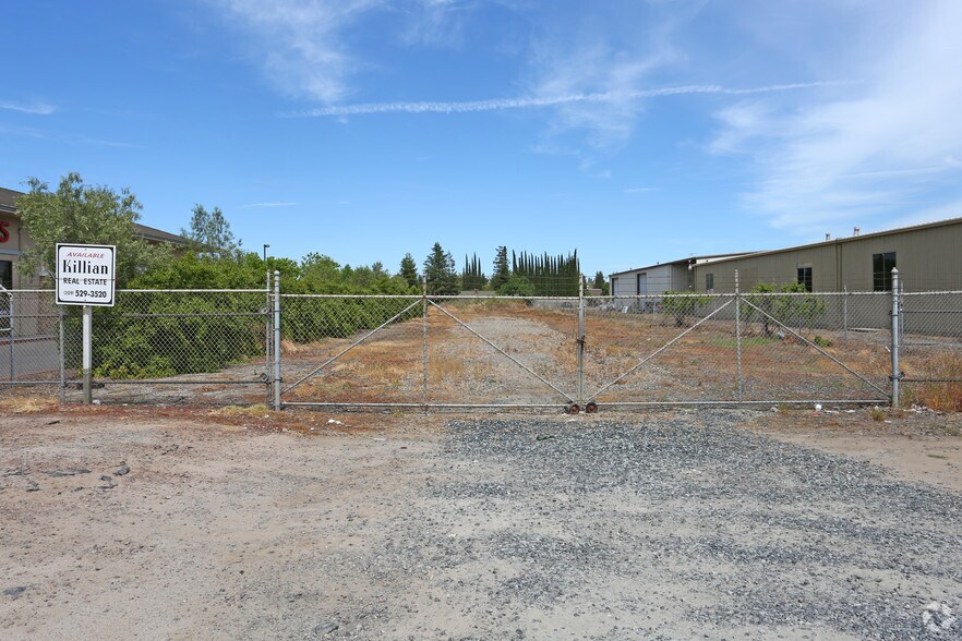 1308 E F St, Oakdale, CA for sale - Primary Photo - Image 1 of 6