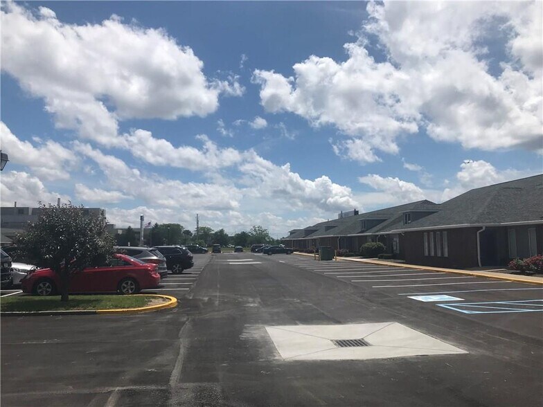 5162 E Stop 11 Rd, Indianapolis, IN for lease - Building Photo - Image 2 of 6