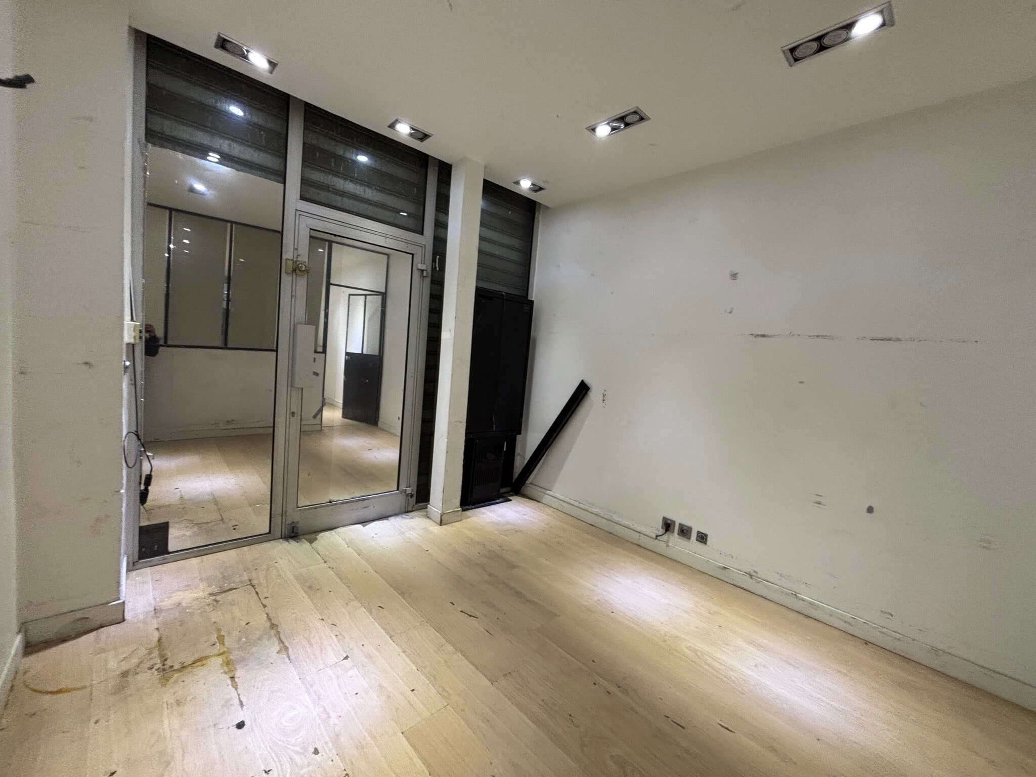 3 Avenue Parmentier, Paris for lease Interior Photo- Image 1 of 11