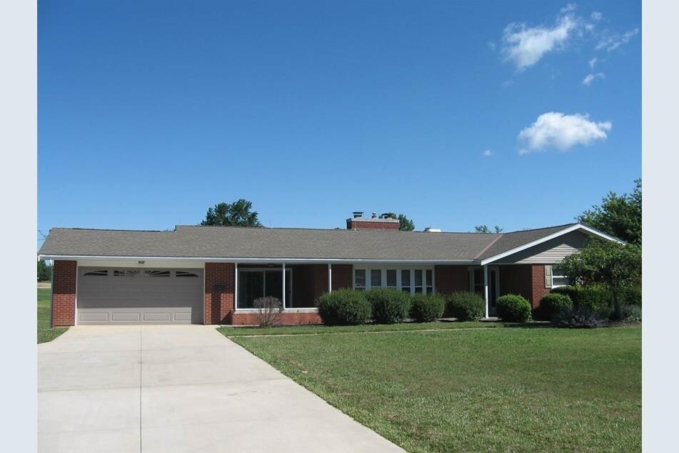 8306 W Main St, Alexandria, KY for sale Primary Photo- Image 1 of 1