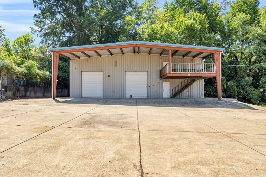 210 2nd Ave N, Columbus, MS for sale - Primary Photo - Image 1 of 1