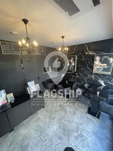 Retail in Paris for sale Interior Photo- Image 1 of 6