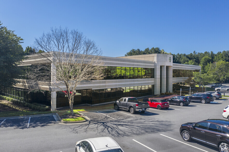 11555 Medlock Bridge Rd, Duluth, GA for lease - Building Photo - Image 1 of 7