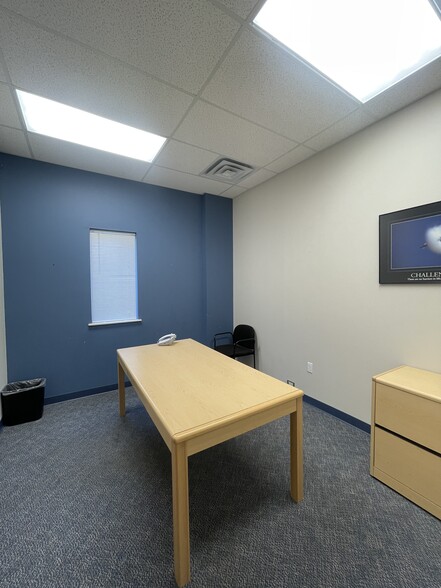 2701 SE Otis Corley Dr, Bentonville, AR for lease - Interior Photo - Image 2 of 7