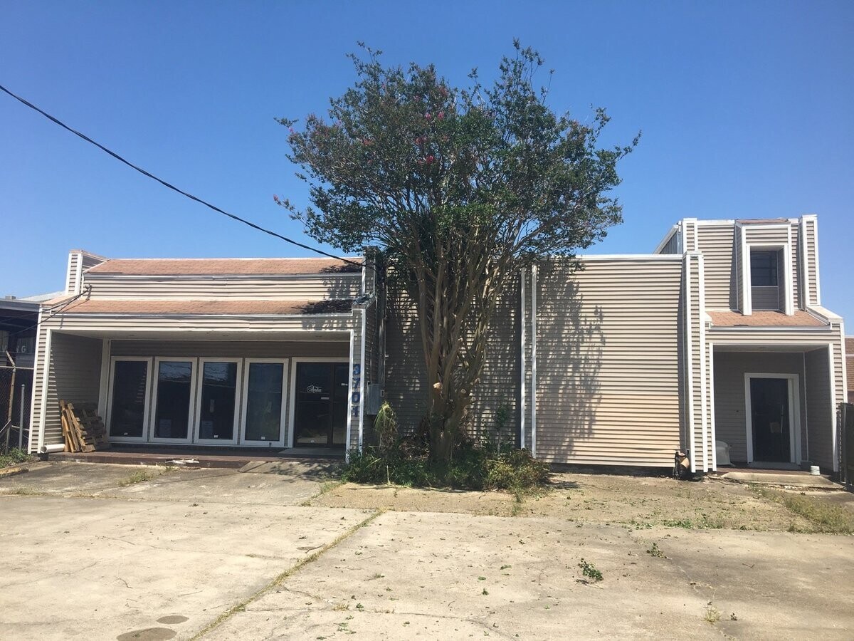 3701 Hessmer Ave, Metairie, LA 70002