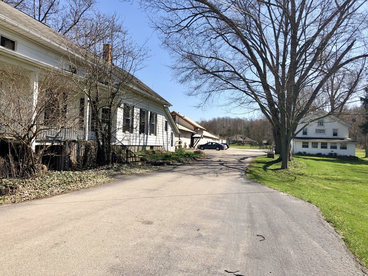 6780 Center Rd, Valley City, OH 44280