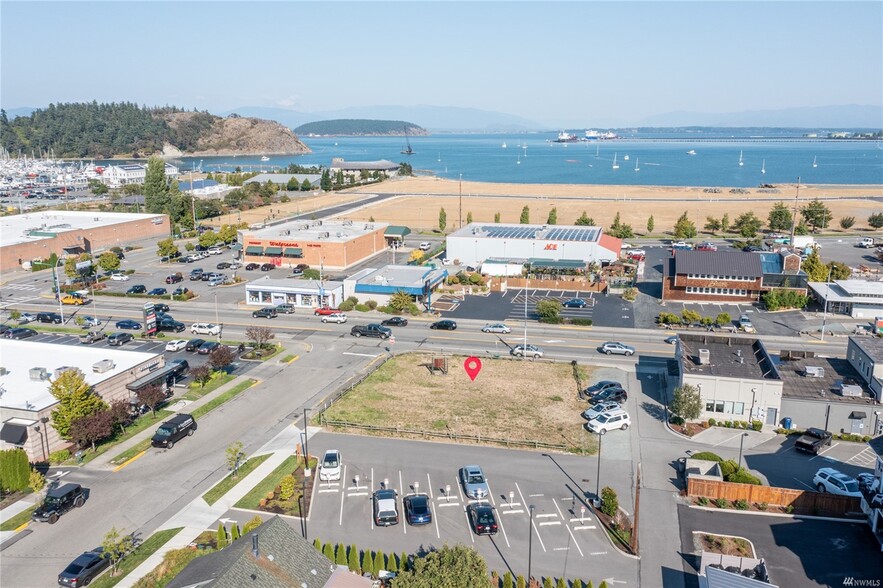 1808 Commercial Ave, Anacortes, WA for sale - Aerial - Image 2 of 6