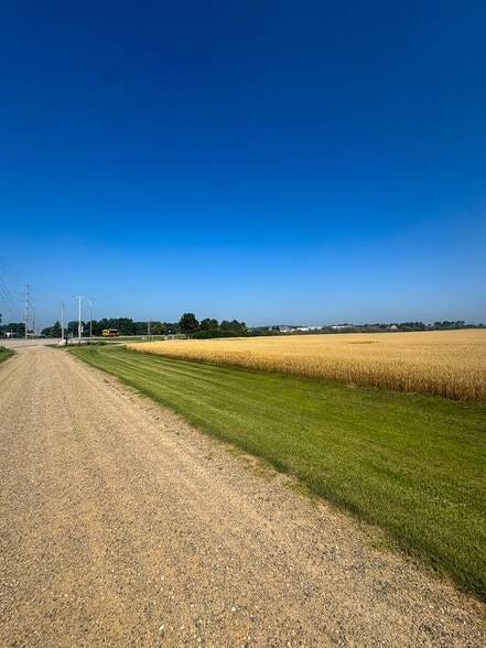 10988 Point Douglas S dr, Hastings, MN for sale - Building Photo - Image 2 of 90