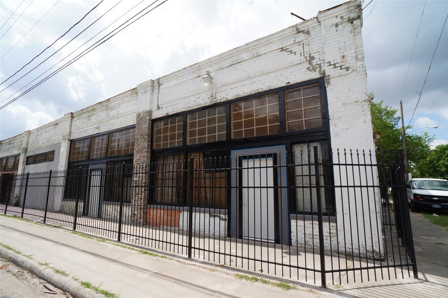 1506 Lorraine St, Houston, TX 77009