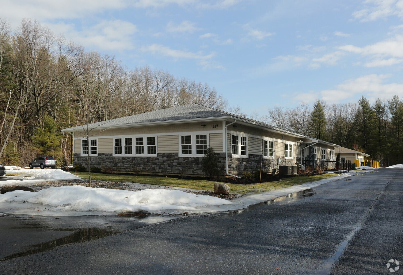 517 Moe Rd, Clifton Park, NY 12065