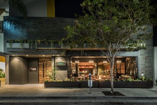 184-188 N Canon Dr, Beverly Hills CA - Bar