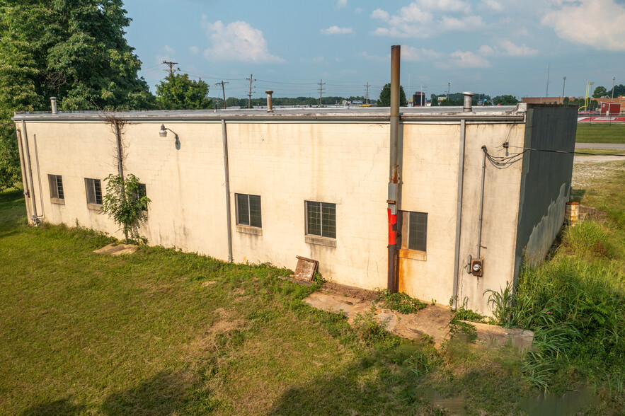 2575 Wilson Ave, Madison, IN for sale - Building Photo - Image 3 of 18