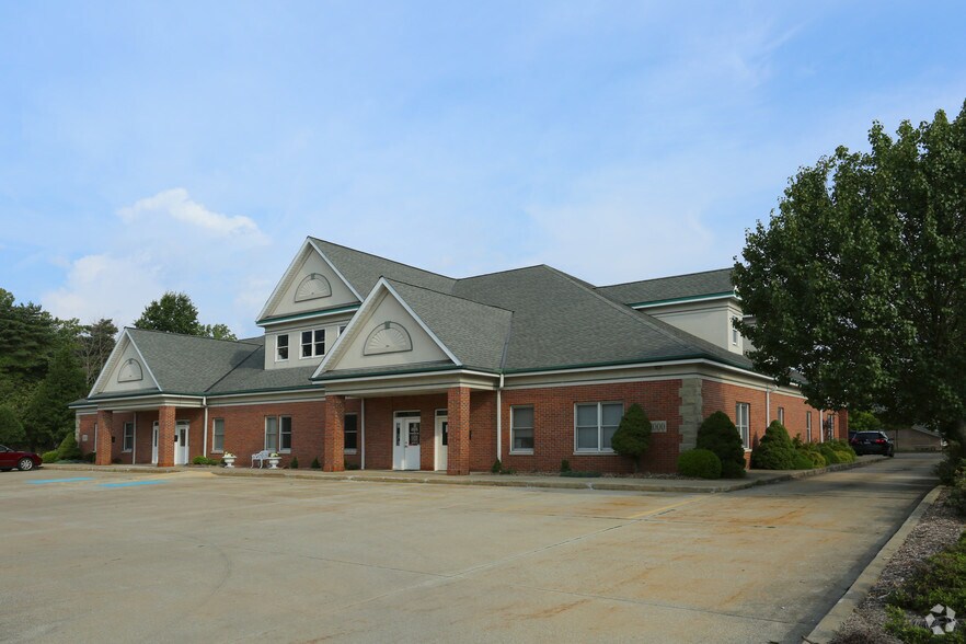 1000 W Wallings Rd, Broadview Heights, OH 44147