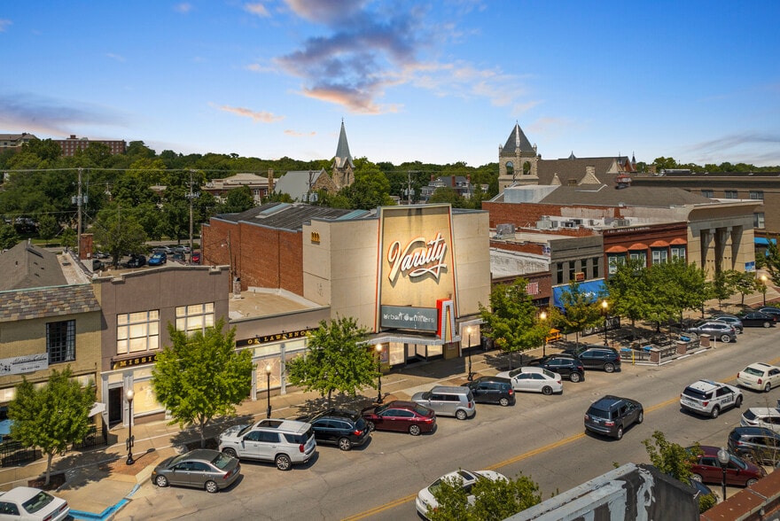 1013 Massachusetts St, Lawrence, KS for sale - Building Photo - Image 1 of 1