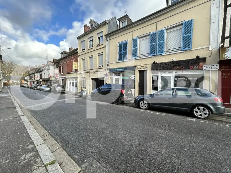 Retail in Beauvais for lease - Building Photo - Image 2 of 4