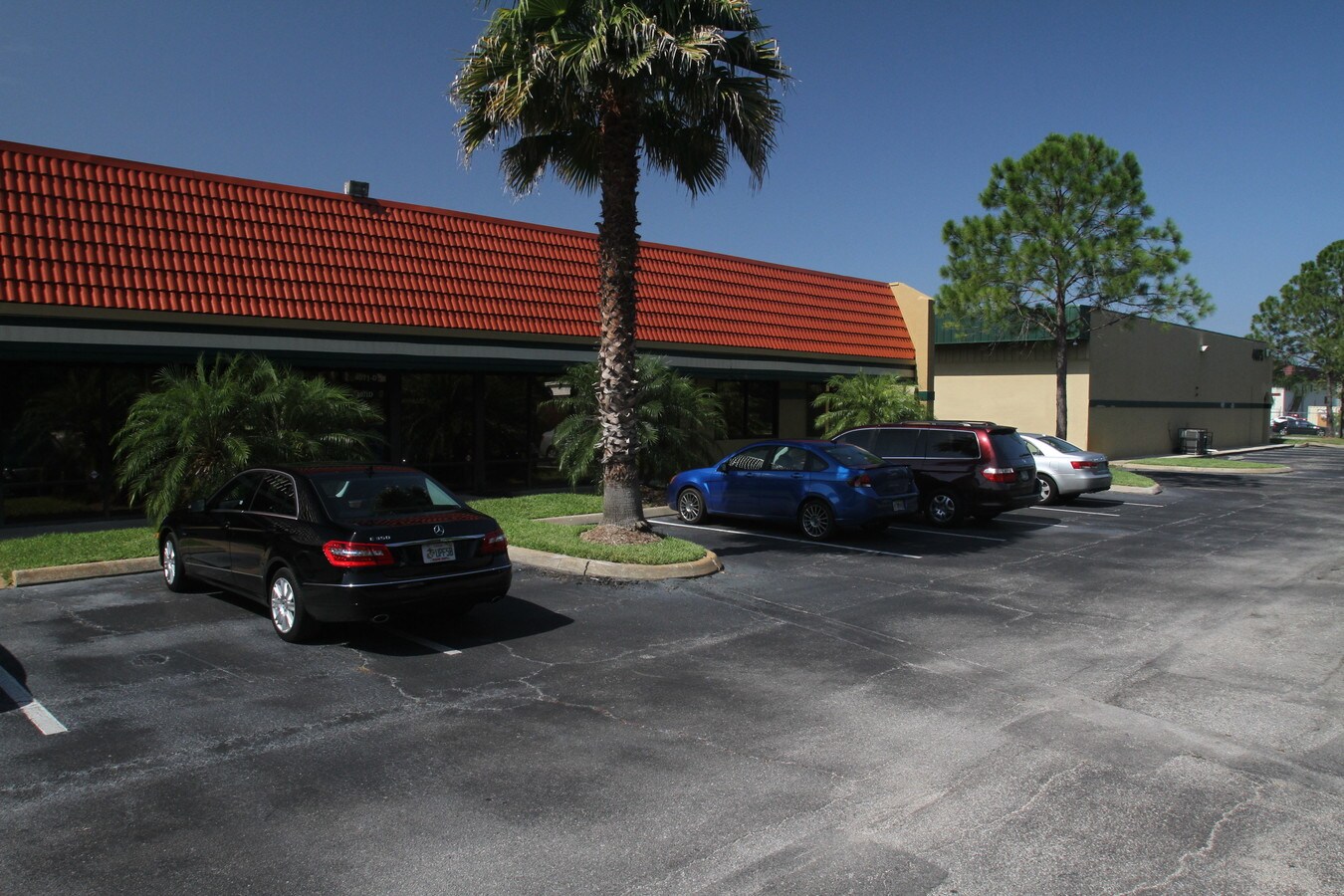 4081 L B McLeod Rd, Orlando, FL 32811