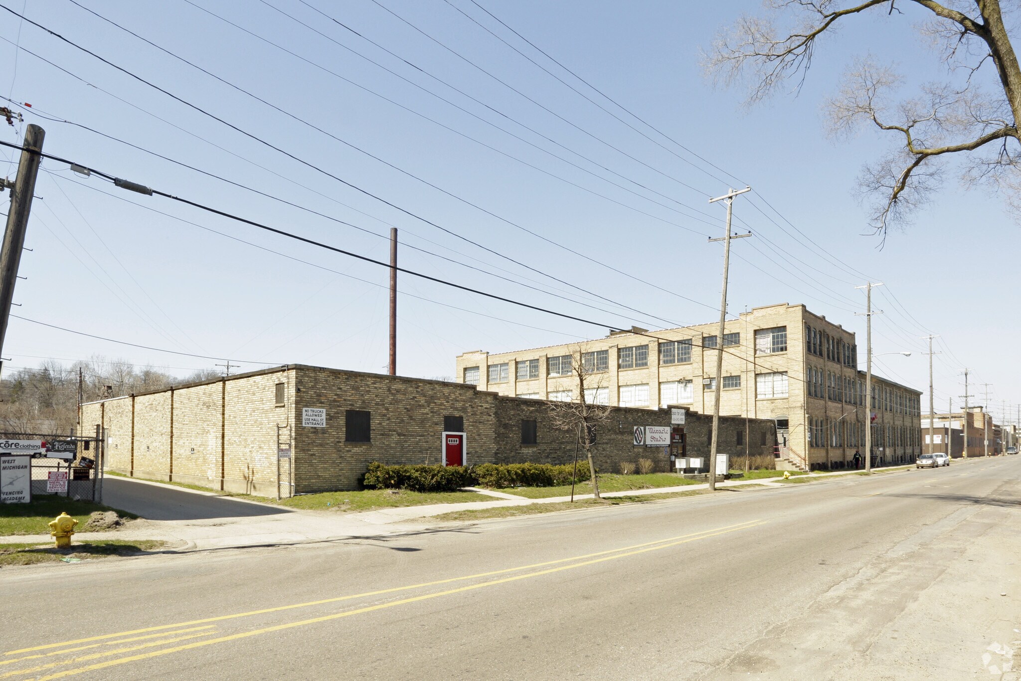 1111 Godfrey Ave SW, Grand Rapids, MI for sale Primary Photo- Image 1 of 1