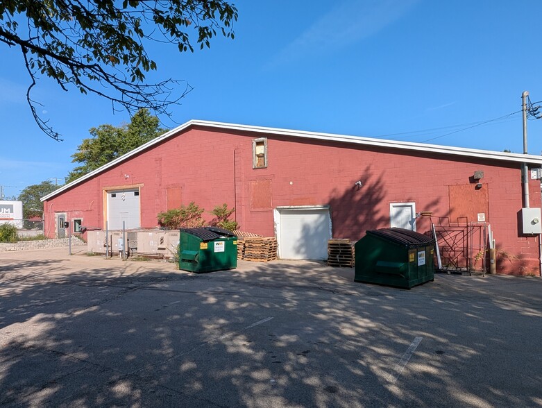 35-41 E Hollis St, Nashua, NH for lease - Building Photo - Image 2 of 11