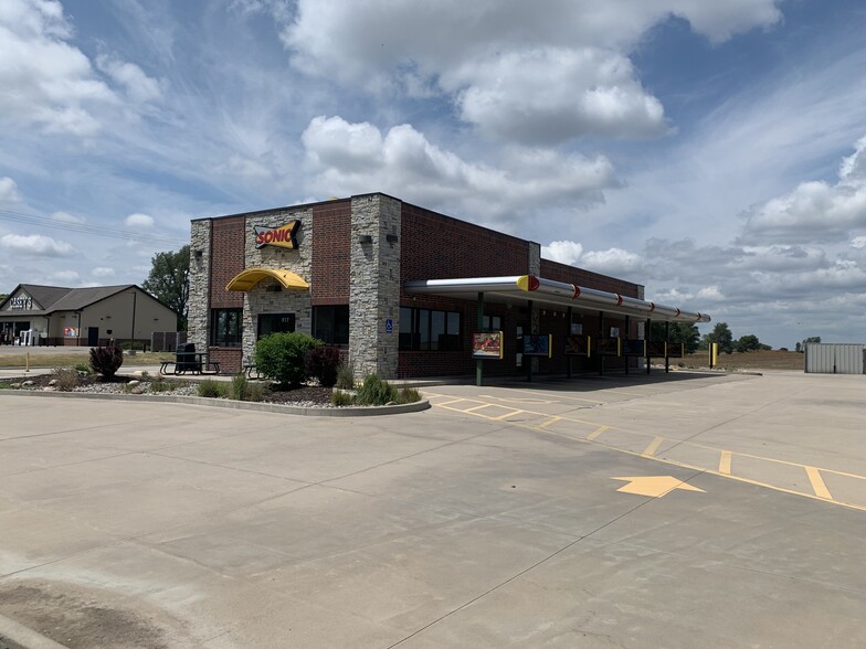 917 N Broadway Ave, Sterling, KS for sale - Building Photo - Image 2 of 7