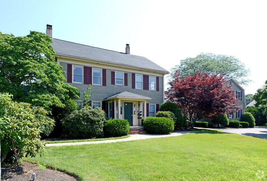 693 E Central St, Franklin, MA for sale - Building Photo - Image 1 of 1