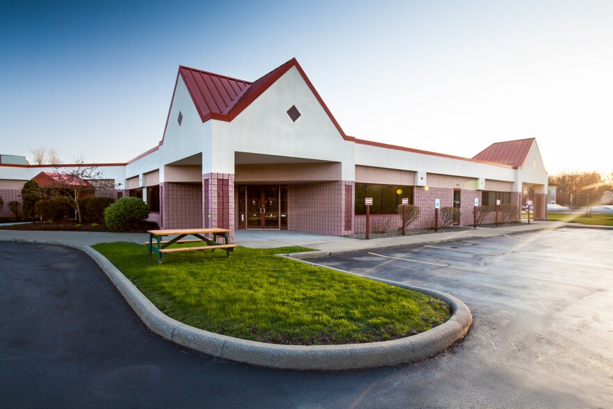 2825 Niagara Falls Blvd, Amherst, NY for sale - Primary Photo - Image 1 of 1