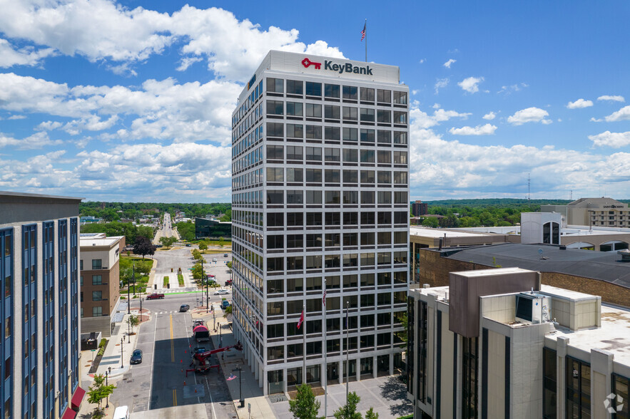 202 S Michigan St, South Bend, IN for lease - Building Photo - Image 1 of 11