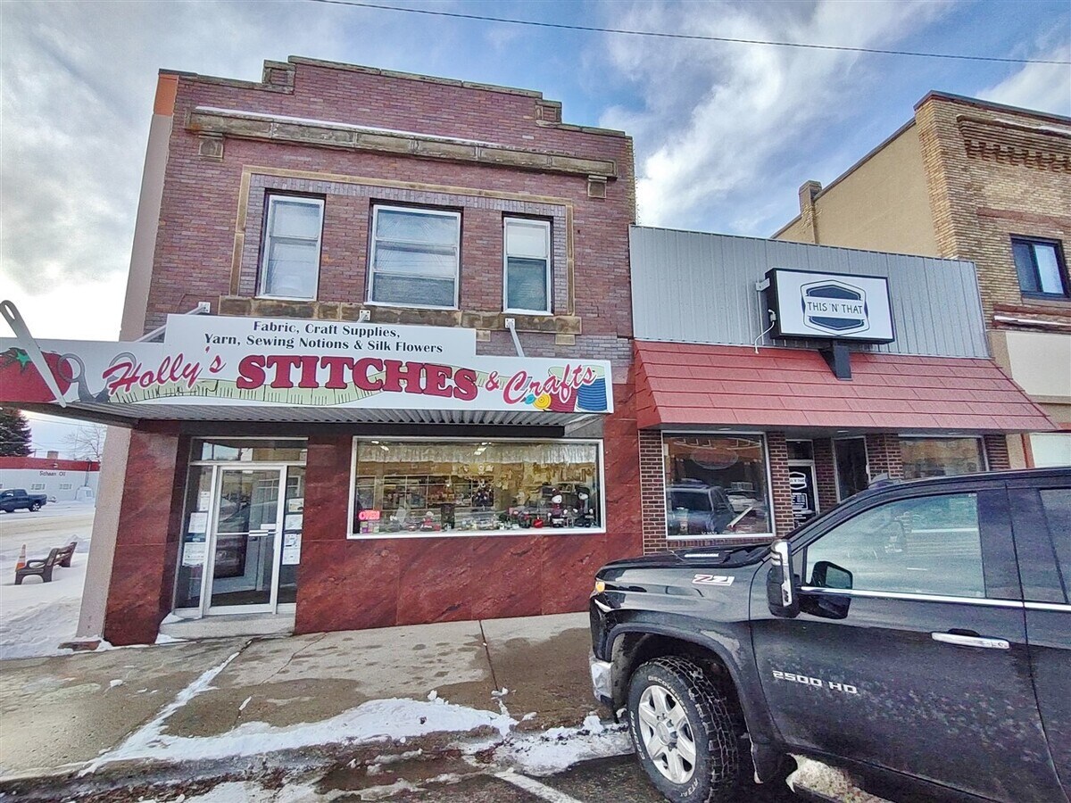 142 S Main Ave, Rugby, ND 58368