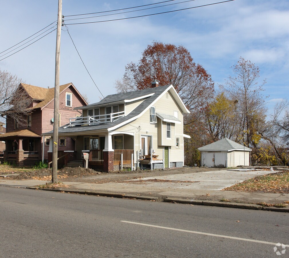 249 S Arlington Rd, Akron, OH 44306