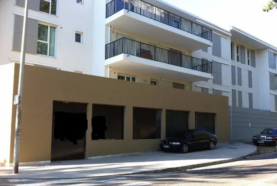 Retail in Tourves for lease - Building Photo - Image 1 of 4