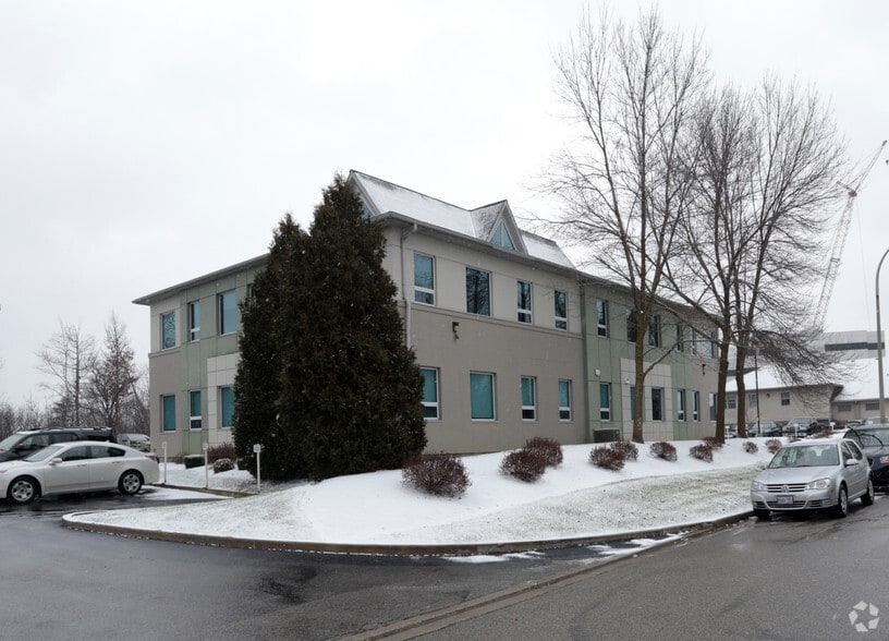 650 Riverbend Dr, Kitchener, ON for lease - Building Photo - Image 2 of 3