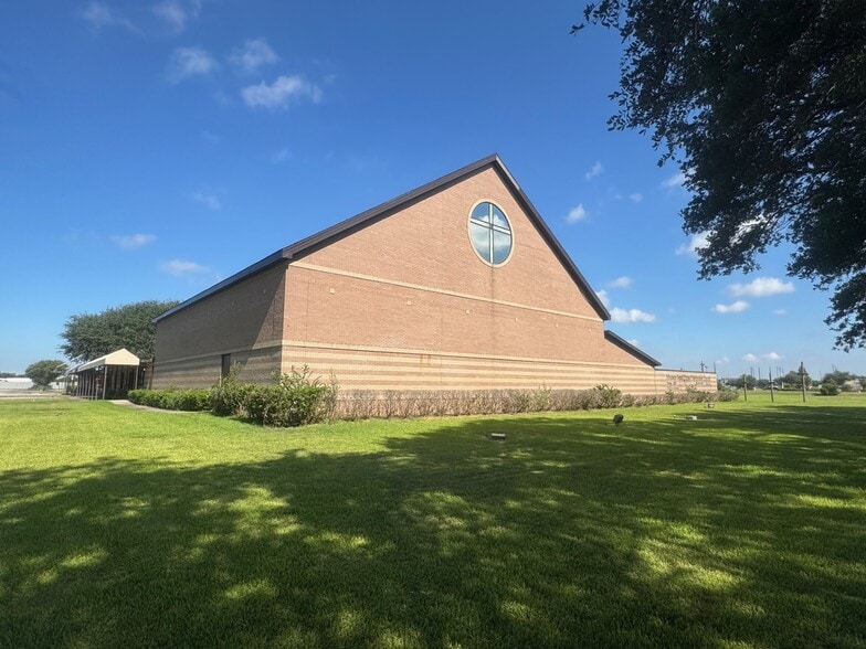 3710 Highway 6 S, Houston, TX for sale - Building Photo - Image 2 of 15