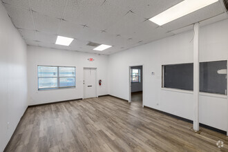 400-650 NE 27th St, Pompano Beach, FL for lease Interior Photo- Image 2 of 10