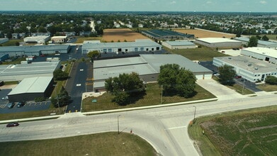 11220 E Main St, Huntley, IL for lease Building Photo- Image 2 of 14