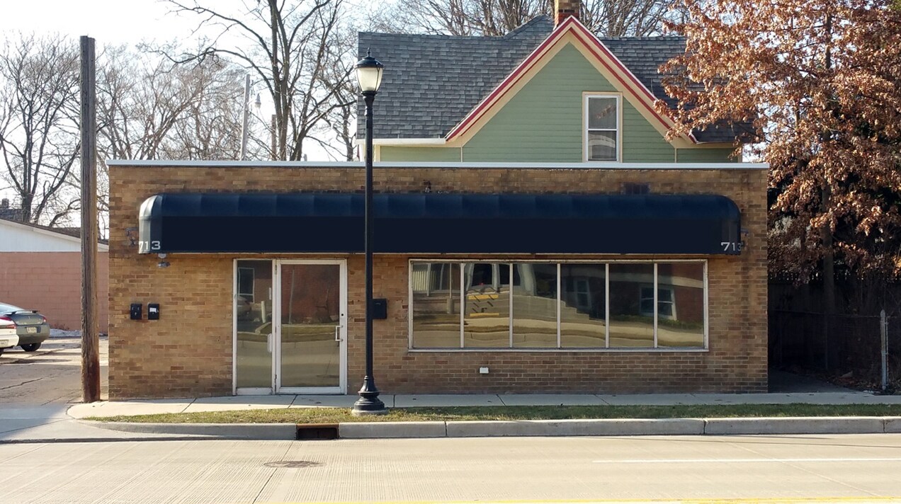 713 N Main St, Mishawaka, IN 46545