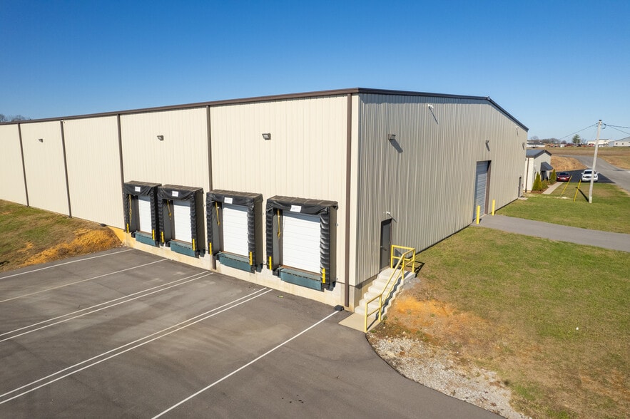 252 Commerce Dr, Tompkinsville, KY for sale - Building Photo - Image 1 of 25