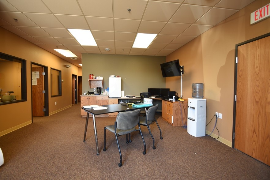 4225 38th St S, Fargo, ND for lease - Interior Photo - Image 3 of 14